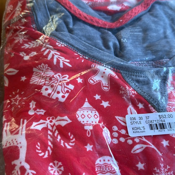 Cuddl Duds Christmas Pajama set with plaid zippered pouch. NWT size Medium - Picture 3 of 4